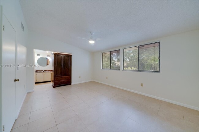 Building Photo - 7827 SW 106th Cir