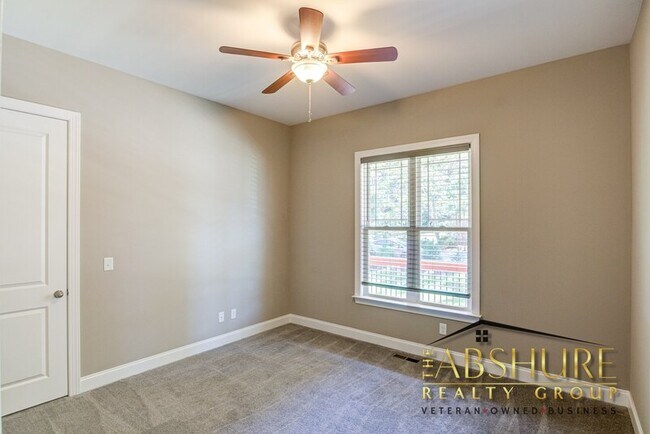 Building Photo - 109 Buck Johnson St