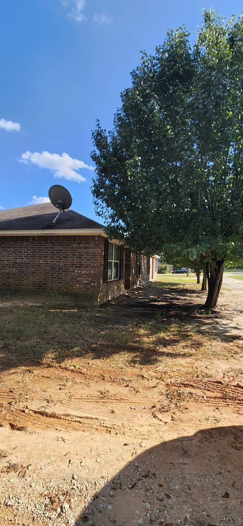 Building Photo - 2262 FM2864