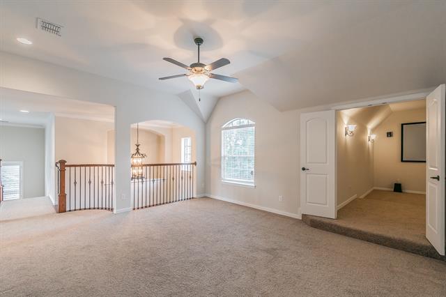 Building Photo - 2732 Waverley Dr