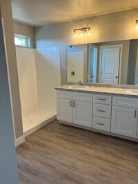 Building Photo - Townhome in Cedar Bend HOA