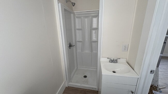 Building Photo - 3BR with Views of Presumpscot River | Newly Renovated | Heat Included | Bright + Quiet Location