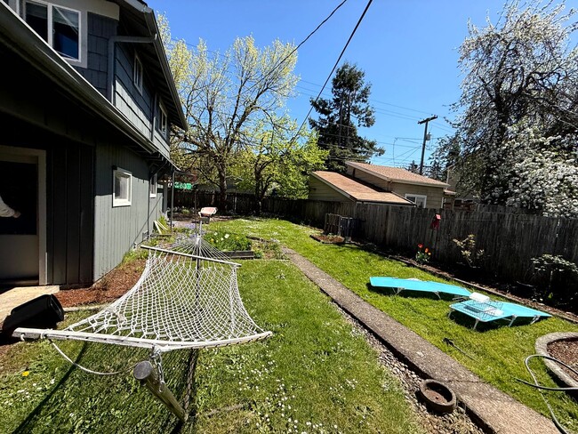Building Photo - 2523 Kincaid St