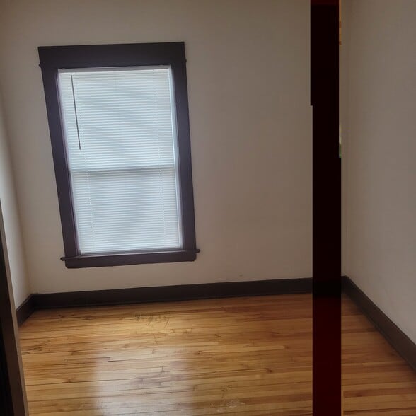 Building Photo - 839 Aurora Ave