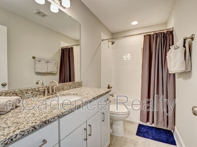 Building Photo - 7120 Maple Leaf Dr