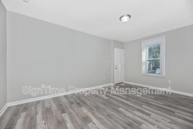 Building Photo - 531 Salem Ave