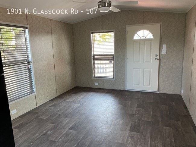 Building Photo - 1901 N Glasscock Rd