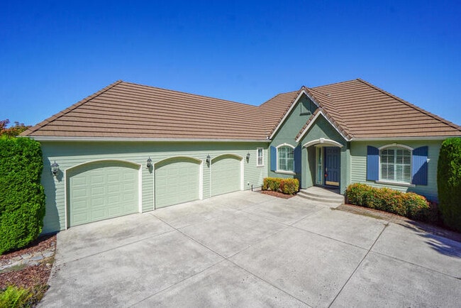 Primary Photo - FOUR BEDROOM HOUSE IN LACAMAS SHORES WINTE...