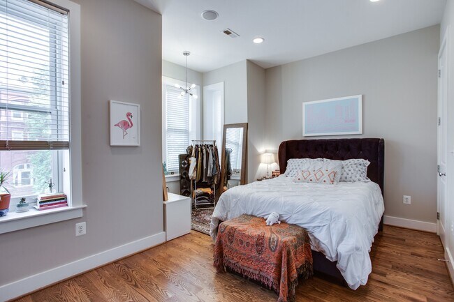 Building Photo - Marvelous Modern Mt Vernon Two-Bedroom!