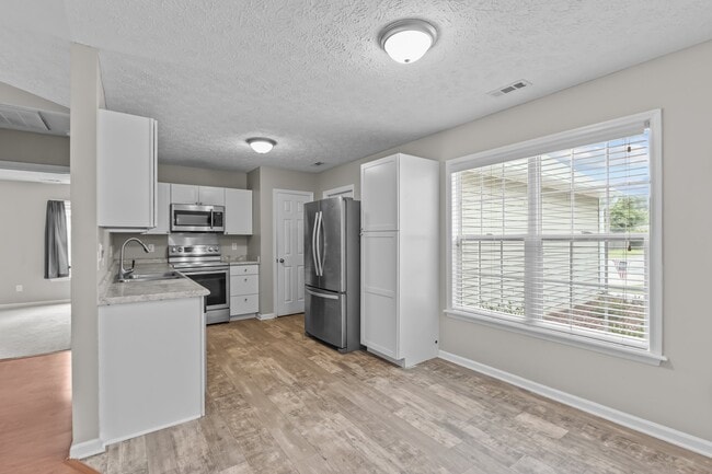 Building Photo - 300 Foxhall Rd