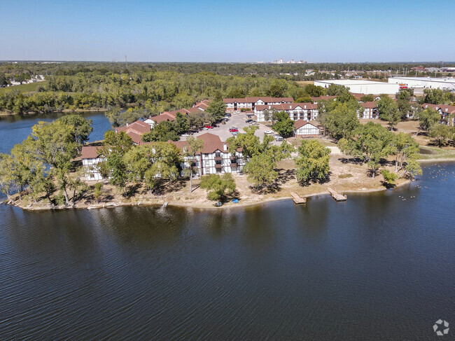 Aerial - Magnolia Lake Apartments