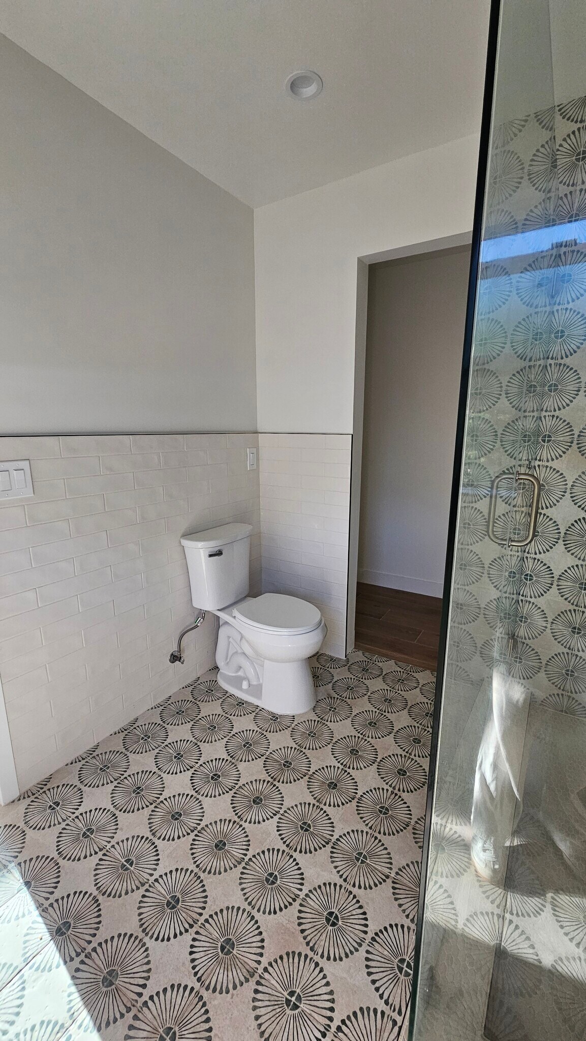 Bathroom with plenty of space - 7912 Osage Ave