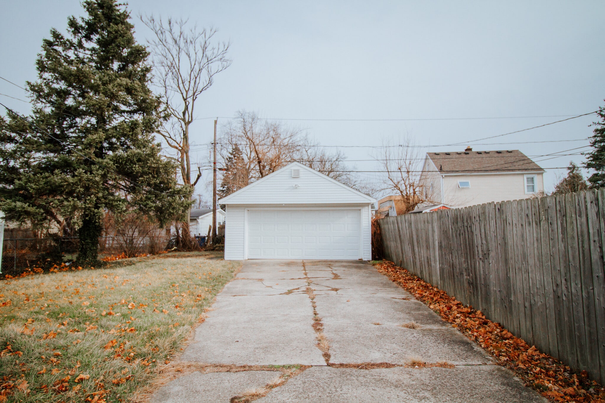 Building Photo - 4220 Caroline Ave