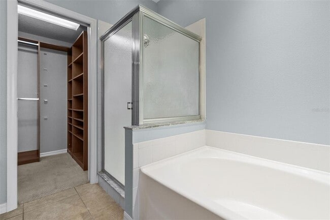 Building Photo - 3372 Covered Bridge Dr E