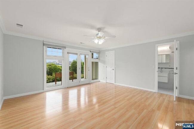 Building Photo - 6 Grand Cove Way