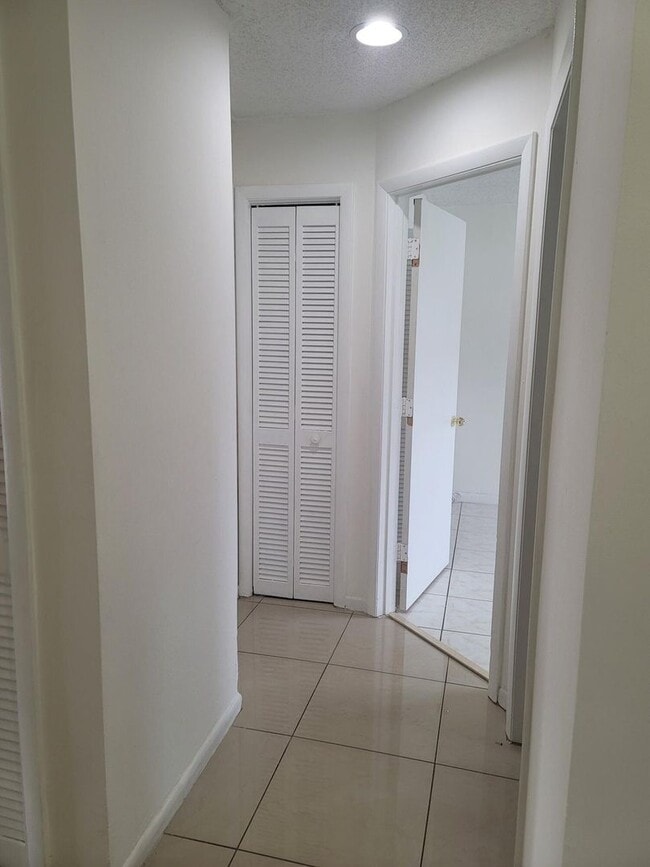 Building Photo - 4049 SW 68th Way