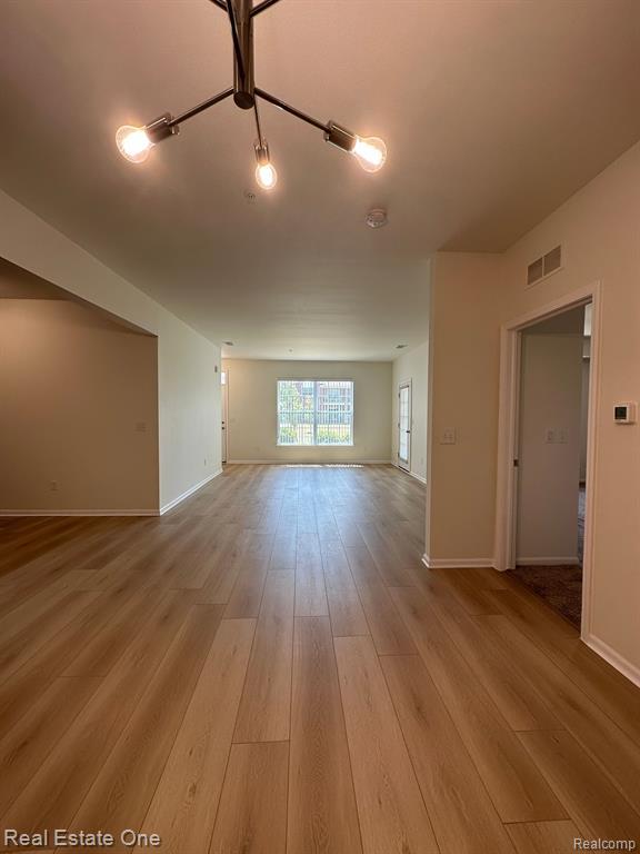 Building Photo - 28289 S Pointe Ln