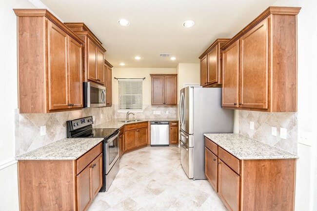 Building Photo - 2826 Whitman Dr