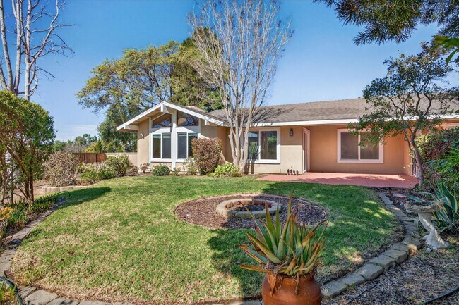 Building Photo - 1525 Fairway Dr