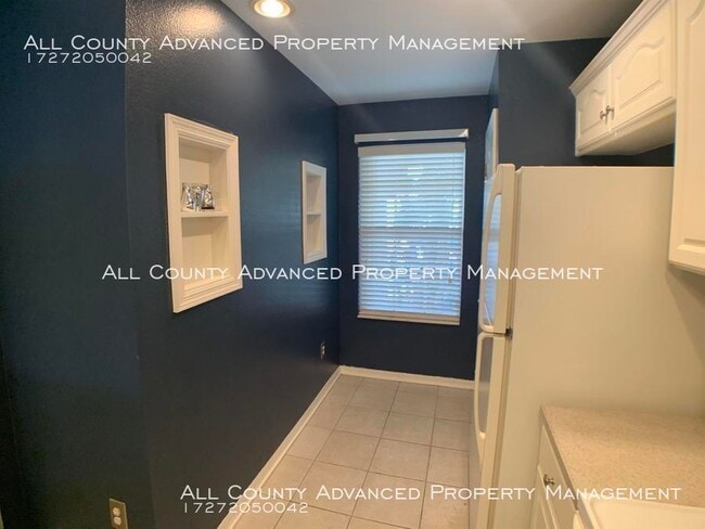 Building Photo - Waterford townhome for rent many amenities
