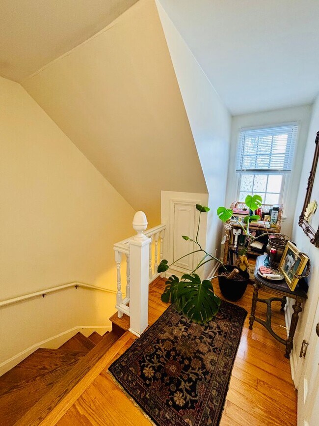 Building Photo - 35-39 E. Blenkner