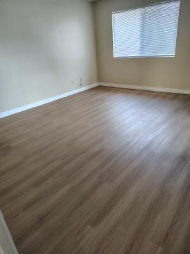 Building Photo - STINE ROAD #D