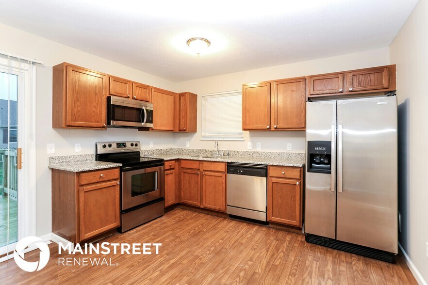 Building Photo - 593 Clark Ave