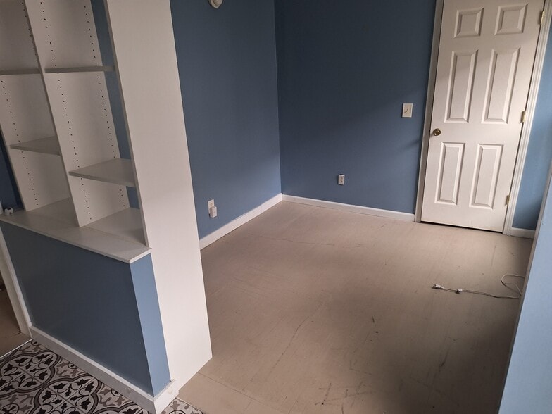 Building Photo - 517 W Shiawassee St