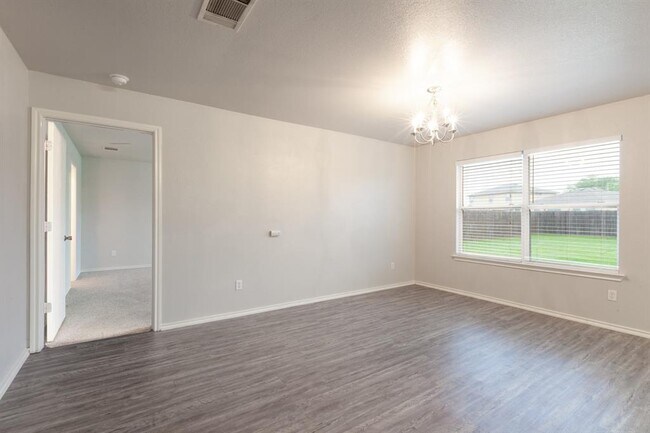 Building Photo - 329 Outfitter Dr