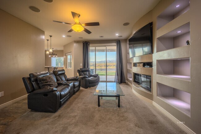 Building Photo - 2985 Bentley Dr