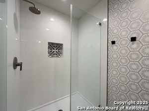 Building Photo - 127 Larchmont Dr