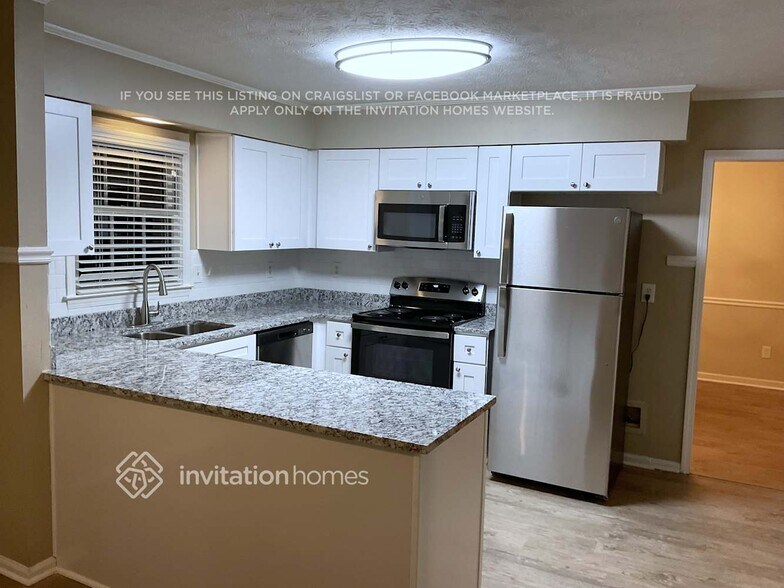 Building Photo - 4122 Deerbrook Way SW