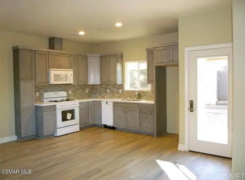 Building Photo - 1226 Aster St