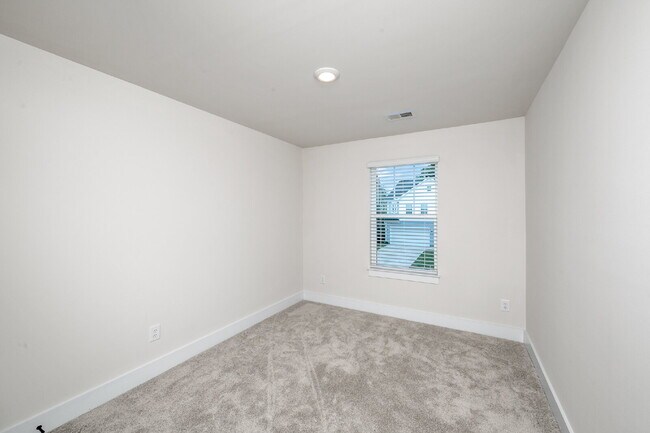 Building Photo - Stylish 3BR/2.5BA Craftsman Home with Loft...