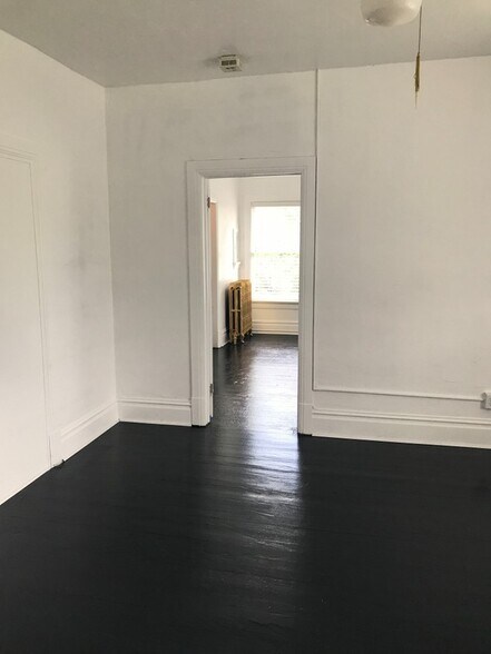 Building Photo - 115 E 200 N