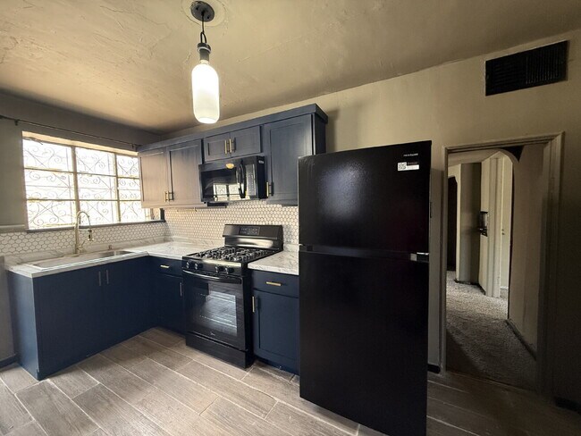 Building Photo - 3501 Taylor Ave