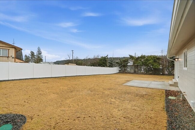 Building Photo - 3440 N Huetter Rd