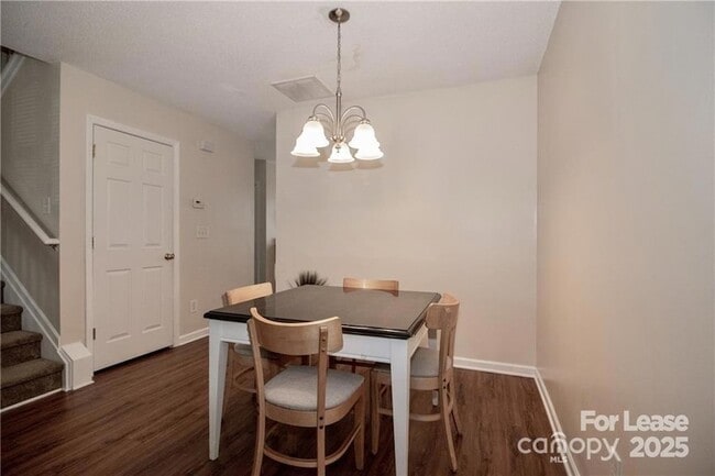 Building Photo - 137 Lynch Cir