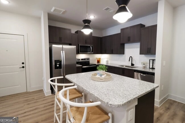 Building Photo - 300 Hwy 81