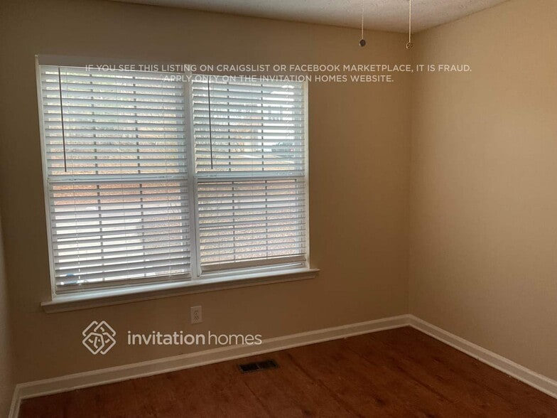 Building Photo - 6827 Summit View Dr