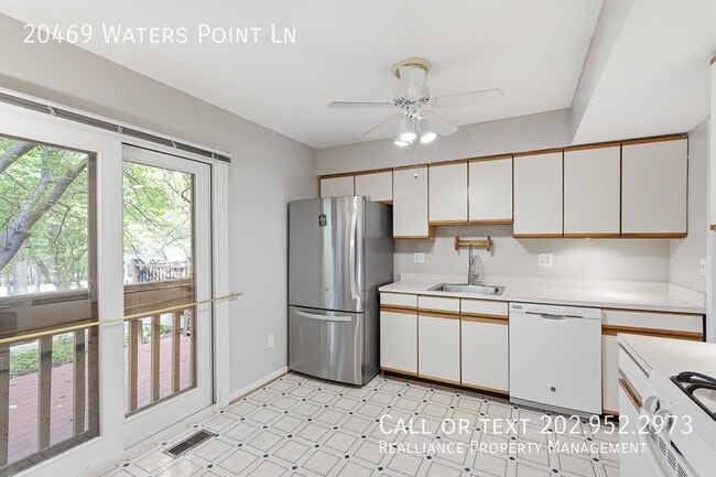 Building Photo - 20469 Waters Point Ln
