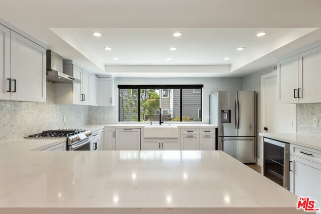 Building Photo - 13036 Mindanao Wy