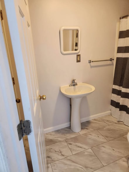 Building Photo - 716 N Bridge St