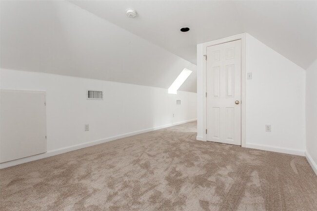 Building Photo - 5422 Miller Ave