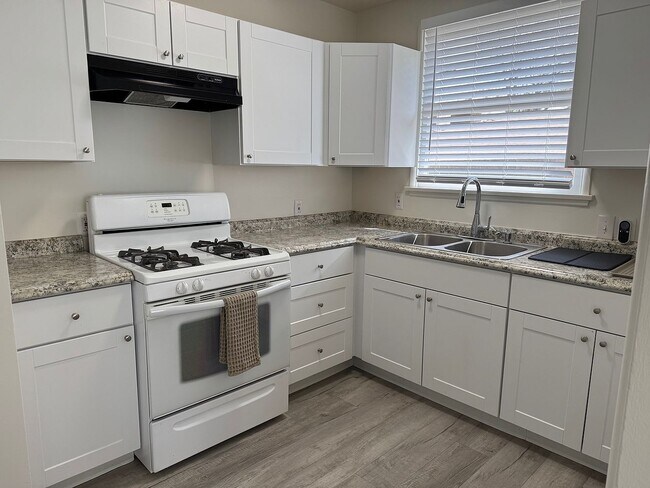 Building Photo - 2153 Cooley Pl