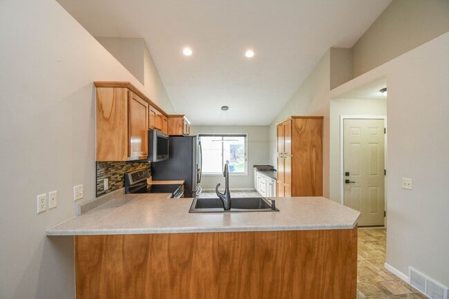 Building Photo - 3436 W 84th Pl