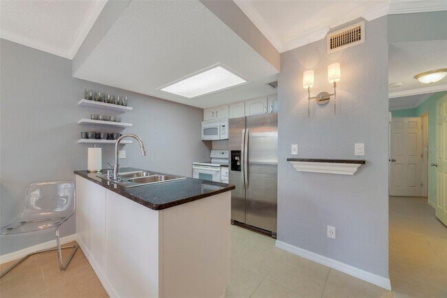 Building Photo - 108 Lacosta Ln