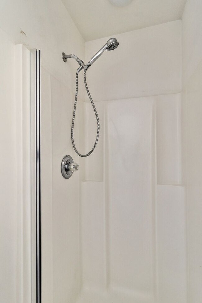 Building Photo - Beautiful 5 bedroom home in Grassfield Area of Chesapeake, VA