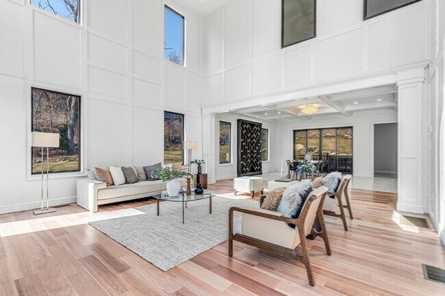 Building Photo - 20 Amberwood Dr