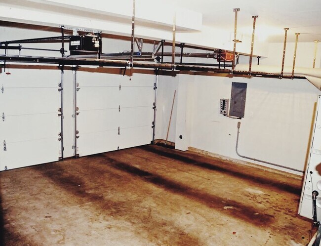 Building Photo - 3Bd/2.5Ba Kirkland Townhome